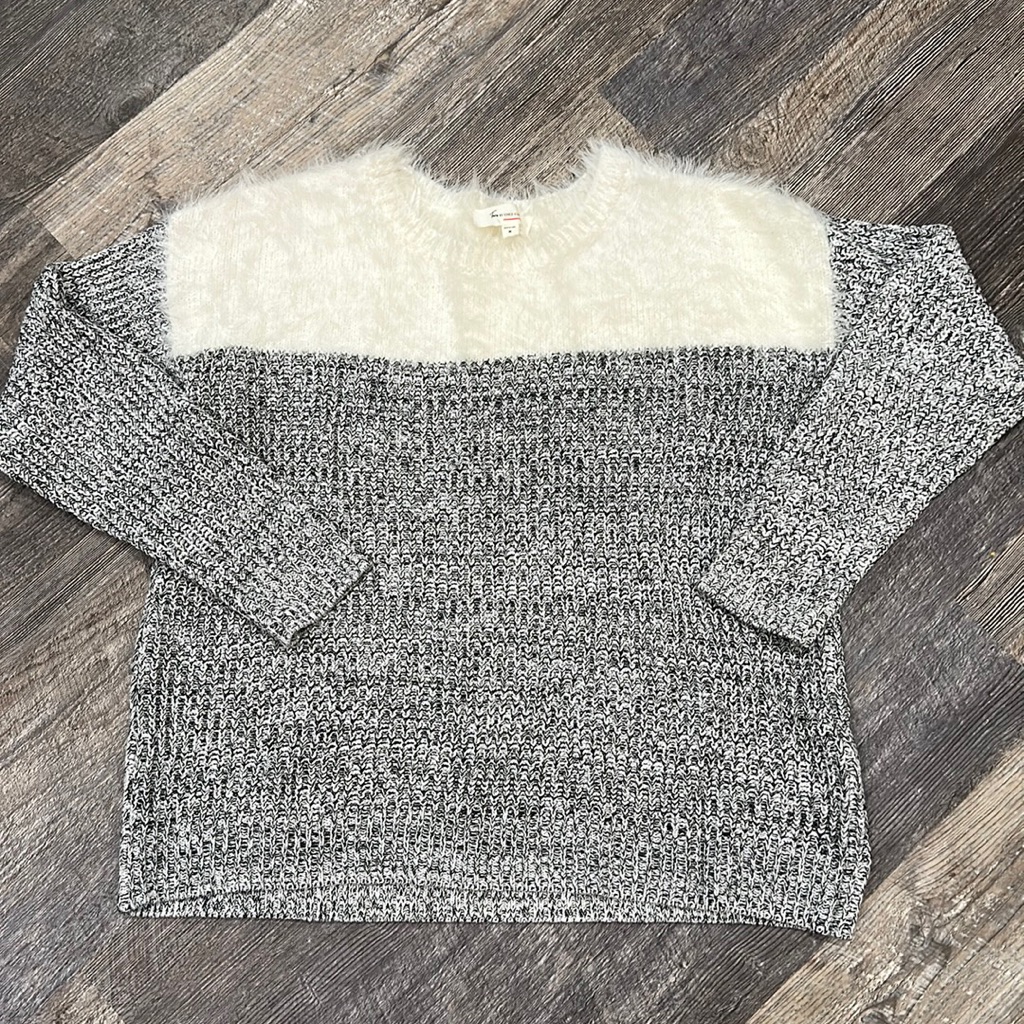 Vince Camuto Sweater. Very Soft And Comfy. Like New.